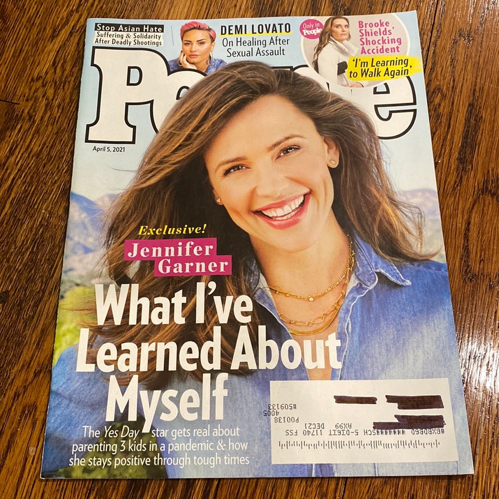 People Magazine - April 5 2021 - Jennifer Garner - Demi Lovato - Brooke Shields